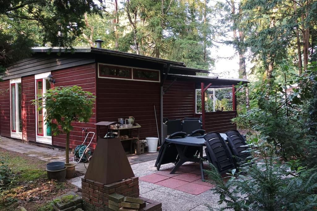 Bosbungalow De Eekhoorn Nunspeet Exterior photo